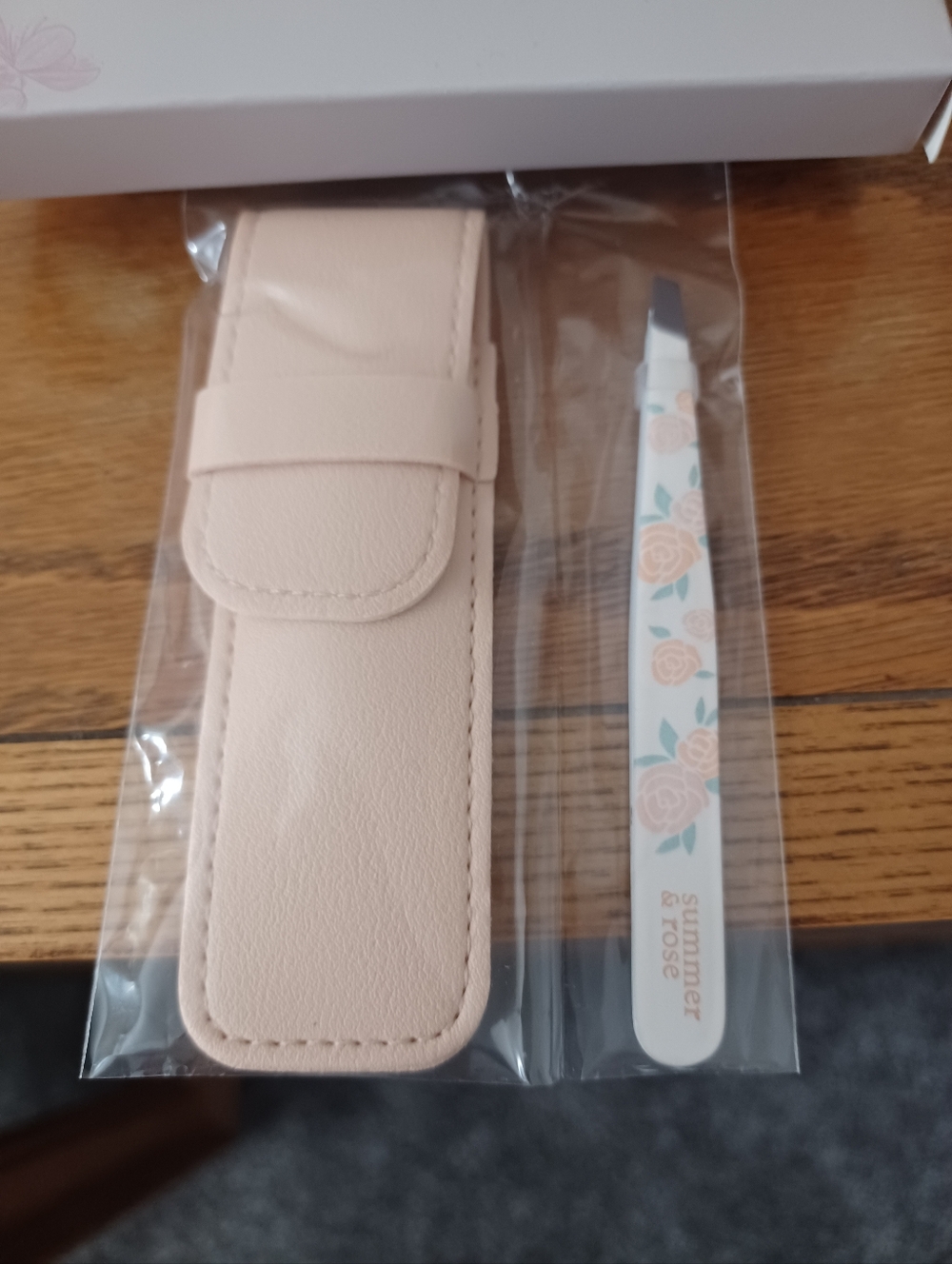 NEW! Voesh Mani Moments Pink Nail Care Kit + Summer & Rose Tweezers W/ Pouch - Picture 3 of 3